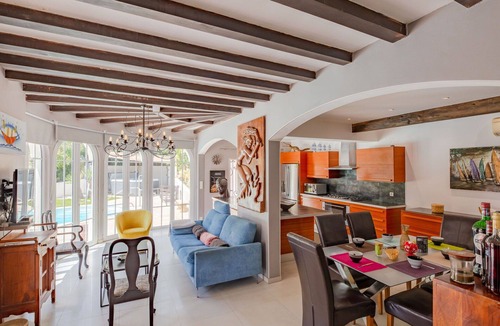 Plage de la Garonnette House | Wonderful private villa for 6 people with hot tub, WIFI, private pool, A/C, TV and terrace
