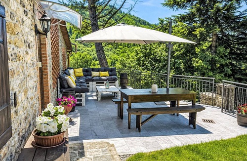 Starda Villa | Wonderful private villa for 5 guests with WIFI, TV, patio, pets allowed and panoramic view
