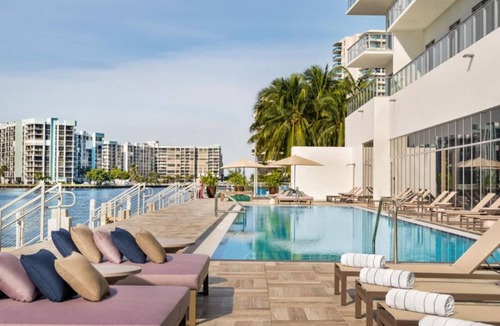 Hollywood South Central Beach Apartment | Wonderful Place To Stay! 2 Classy Units, Onsite Pool, Near West Lake
