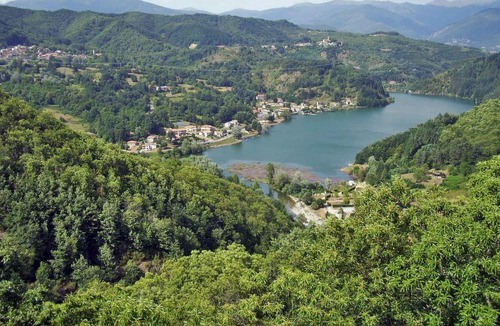 Piazza al Serchio House | Wonderful private villa for 4 people with WIFI, private pool, TV, balcony, pets allowed and park...