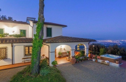 Carmignano Villa | Wonderful private villa for 12 people with private pool, WIFI, TV, patio and pets allowed