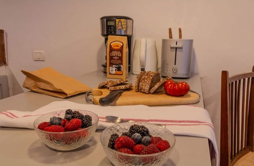 Pergine Valdarno House | Wonderful private villa for 2 guests with WIFI, hot tub, A/C, TV and pets allowed, close to Arezzo