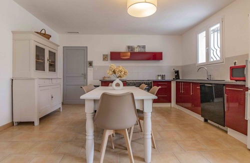 Saint-Didier Villa | Wonderful private villa for 6 guests with private pool, A/C, WIFI, TV and patio