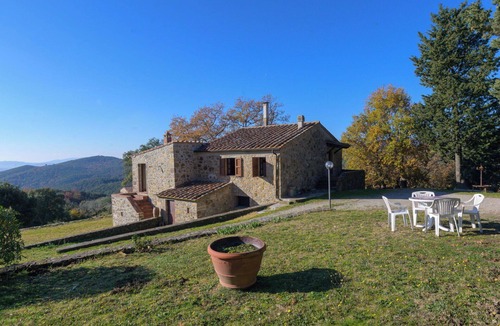 Roccastrada House | Wonderful private villa for 8 people with WIFI, A/C, TV, patio and pets allowed