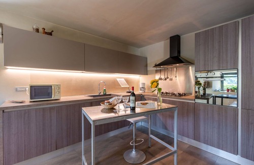Bossolasco House | Wonderful private villa for 6 guests with private pool, WIFI, TV, patio and pets allowed