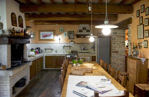 Collazzone Villa | Wonderful private villa for 11 guests with private pool, WIFI, hot tub, A/C, TV, terrace and par.