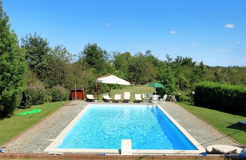 Capriglio House | Wonderful private villa for 10 people with private pool, WIFI, TV, terrace and pets allowed