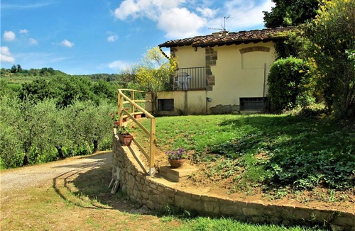 Scandicci Villa | Wonderful private villa for 4 people with WIFI, TV, patio, pets allowed and panoramic view