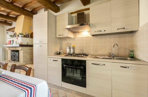 Casinina House | Wonderful private villa with WIFI, private pool, hot tub, TV, pets allowed and panoramic view