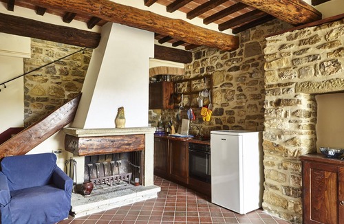 Capolona Villa | Wonderful private villa for 18 people with WIFI, private pool, TV and pets allowed, close to Are.