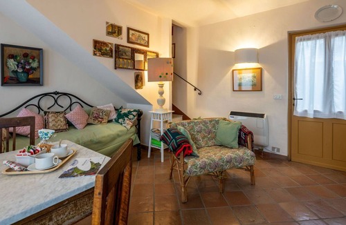 Rocchetta Tanaro House | Wonderful private villa for 3 guests with TV, patio, pets allowed and parking