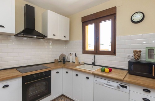 Sils House | Wonderful private villa for 6 people with private pool, WIFI, TV, balcony and pets allowed