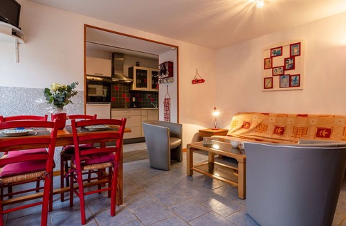 Commes House | Wonderful private villa for 4 guests with WIFI, TV and terrace