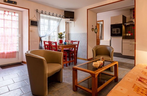 Commes House | Wonderful private villa for 4 guests with WIFI, TV and terrace