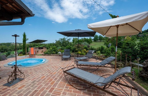 Frinco House | Wonderful private villa for 9 people with WIFI, hot tub, TV, patio and panoramic view