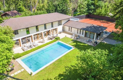 Sciez Villa | Wonderful Property near the Geneva Lake w Pool & Tennis court & Pétanque area!