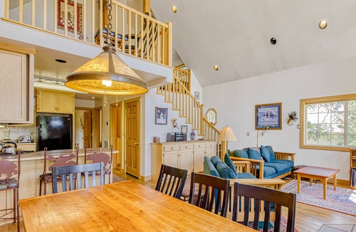Serene Lakes Cabin | Wonderful Soda Springs gem with large deck, balcony, & slopes nearby - dogs OK