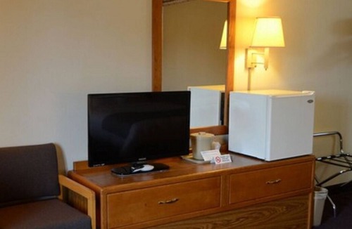 Thorp House | Wonderful Stay! 2 Classy Units, Free Breakfast, Pets Allowed, Near Conway Park