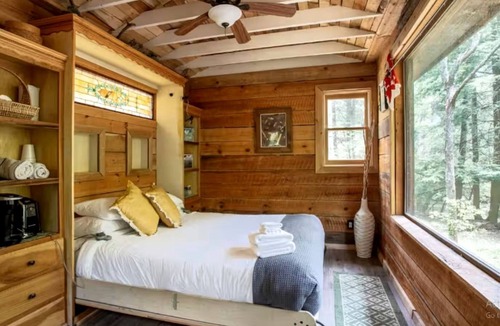 Suches Cabin | Wonderful Tree House Getaway on the Toccoa River, for Glamping in Suches, Georgia