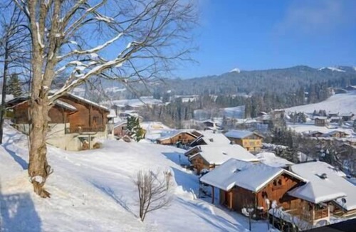 Les Gets Ski Chalet | Wonderful views, 4 bedrooms, comfortable chalet with fireplace