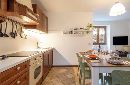Valtellina Apartment | Wonderful villa for 7 people with WIFI, TV, balcony and pets allowed