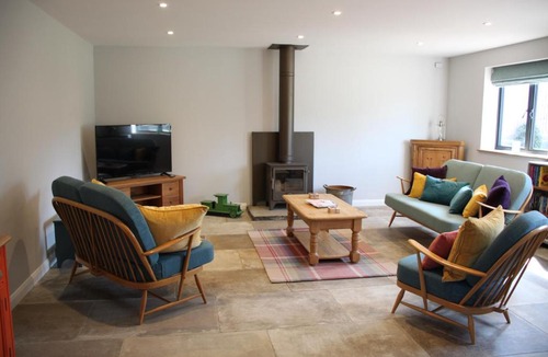 Barns Green Apartment | Wonderfully Spacious Luxury Holiday Cottage