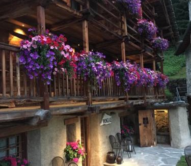 Gressoney-la-Trinite House | Wongade Chambres d'hotes e Restaurant