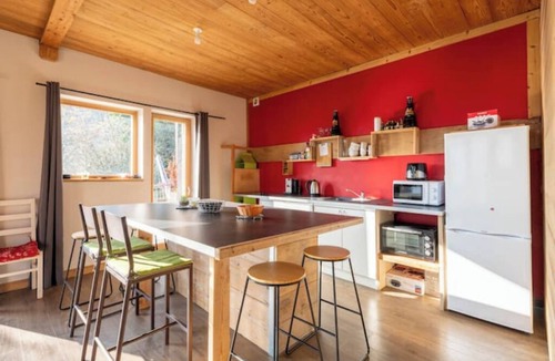 Chatillon-en-Michaille Ski Chalet | Wood and straw hut on stilts