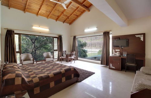 Garjia Hotel | Wood castle Spa & Resort