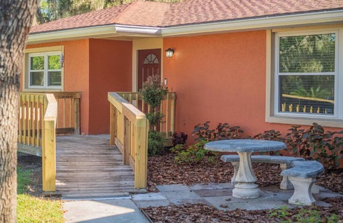 Lakeland House | Wood Circle House - Dog Friendly with Fenced in Backyard
