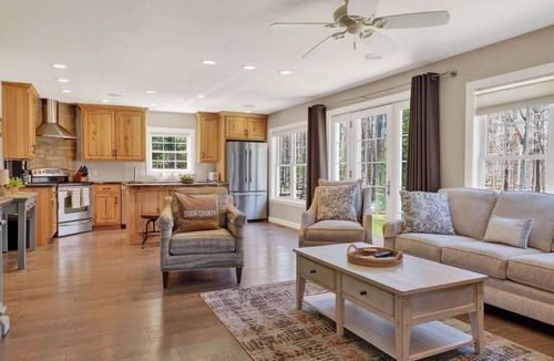 Sturgeon Bay House | Wooded Egg Harbor Escape: Pinball, Bunks, Privacy