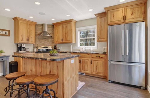Sturgeon Bay House | Wooded Egg Harbor Escape: Pinball, Bunks, Privacy