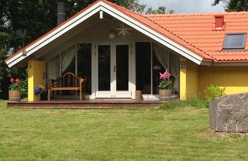 Laholm House | Wooden house sauna and internet on beautiful nature plot