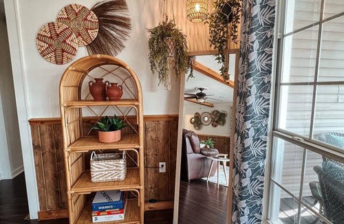 Royal House | Woodland Bungalow-Hot Tub, Boat Dock, + Game Room