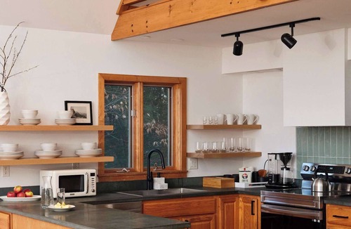 Roscoe House | Woodland Chalet, Fire Pit, Deck & Forest Views, 3-Bed