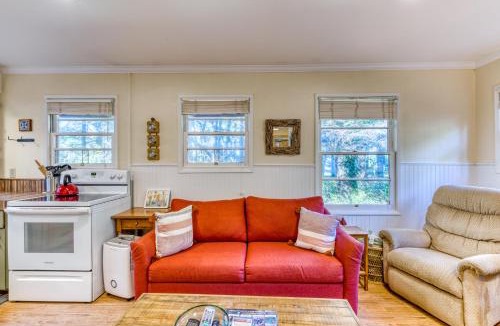 Tillicum Beach House | Woodland Cottage by the Sea