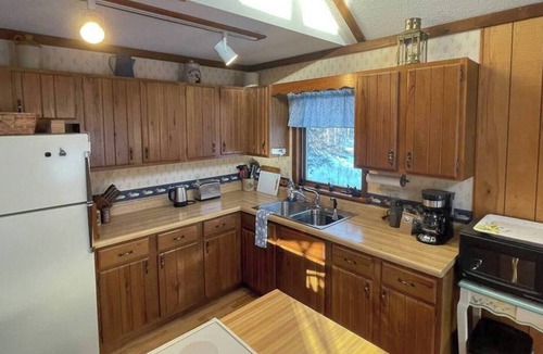 Herbster Cabin | Woodland Escape | Charming Cabin Steps to the Lake