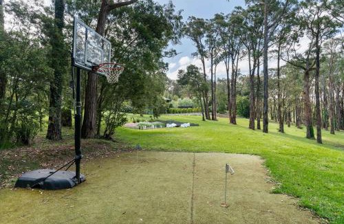 Red Hill South House | Woodland Sanctuary - Mini Golf, Fire Pit, Wineries