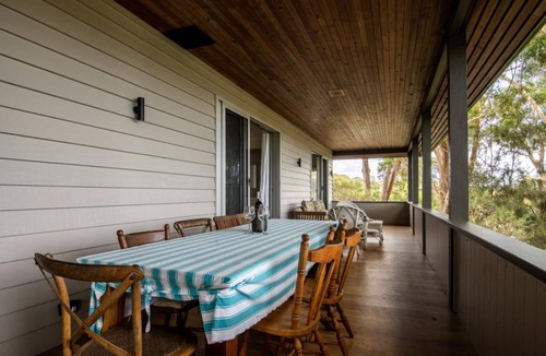 Macmasters Beach House | Woodlands at Beachview by HolidayCo.