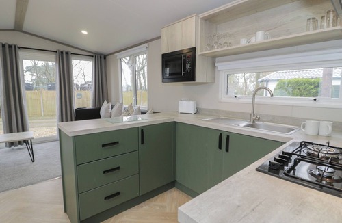 Ruthin Cottage | WOODLANDS GOLD (WO06), family friendly, with pool in Ruthin