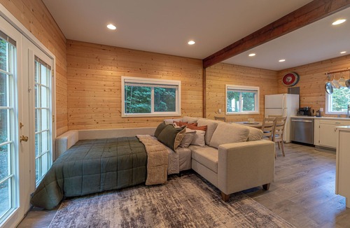 Port Angeles Cabin | Woods and Wakes Retreat Hot Tub & Lake Views