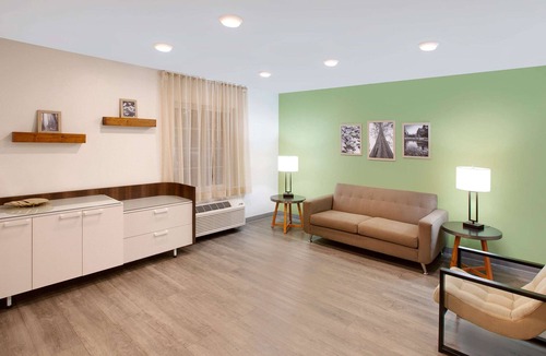 Bakersfield Hotel | WoodSpring Suites Bakersfield East