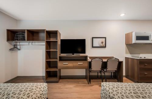Bellflower Hotel | WoodSpring Suites Bellflower - Los Angeles