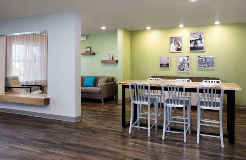 Buford Hotel | WoodSpring Suites Buford near Mall of Georgia-Lake Lanier