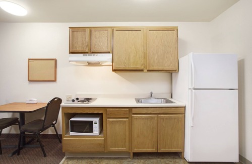 Greenbrier West Hotel | WoodSpring Suites Chesapeake - Norfolk South