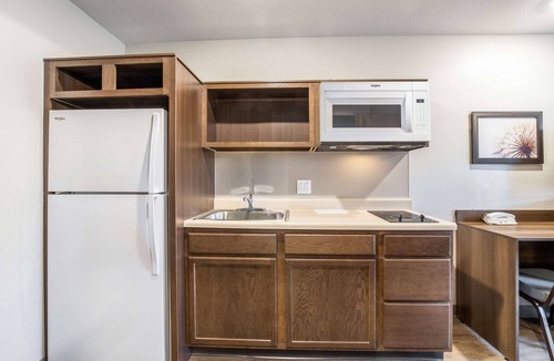 Colton Hotel | WoodSpring Suites Colton
