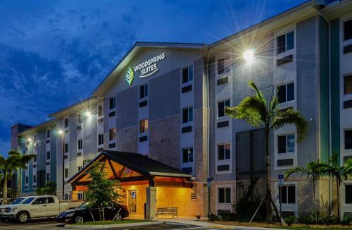 Rural Estates Hotel | WoodSpring Suites Naples East