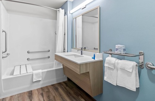 Strabane Hotel | WoodSpring Suites Washington Meadowlands PA