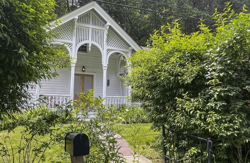 Lake Hill House | Woodstock - Private 8-Room House Secluded, Private Stream with AC