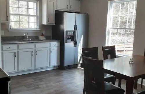Morganton Cottage | Woodsy cottage next to Lake James